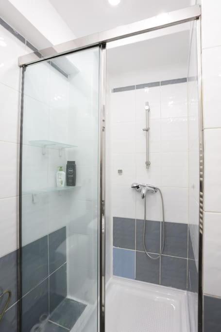 1 Bdrm Apartment In City Center Bucarest Exterior foto